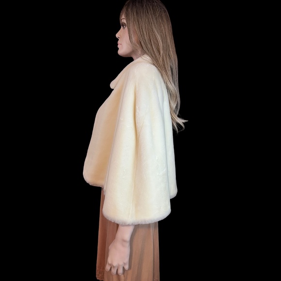 Novelti for Laura Bridal Faux Fur Cape Caplet Shawl Jacket Cover up with collar - Picture 2 of 14